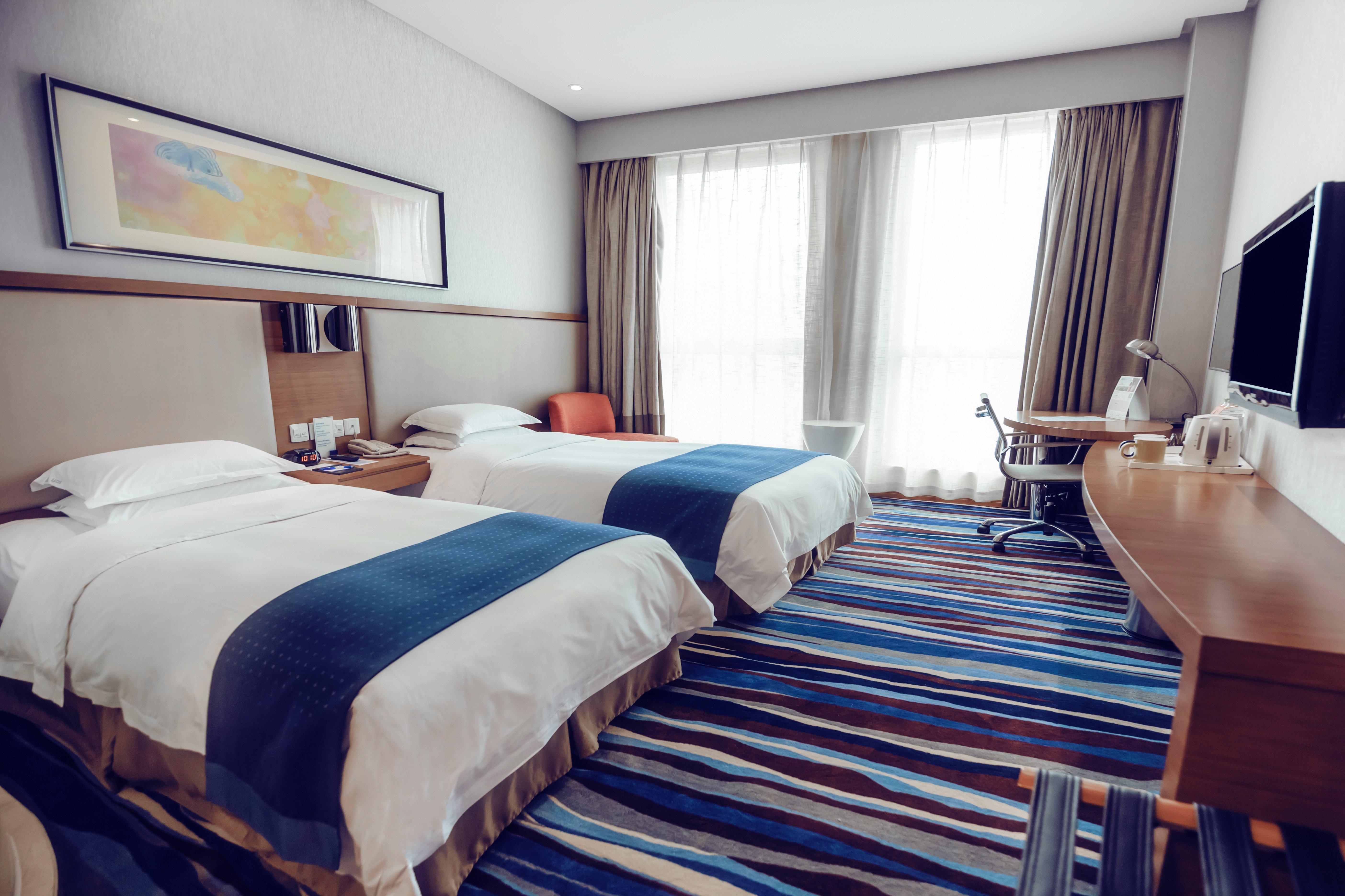 Holiday Inn Express Chongqing Guanyinqiao By Ihg Екстер'єр фото