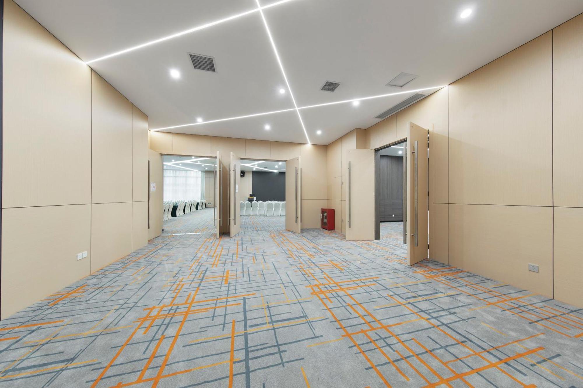 Holiday Inn Express Chongqing Guanyinqiao By Ihg Екстер'єр фото