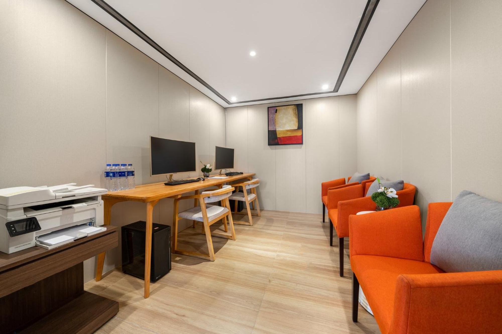 Holiday Inn Express Chongqing Guanyinqiao By Ihg Екстер'єр фото