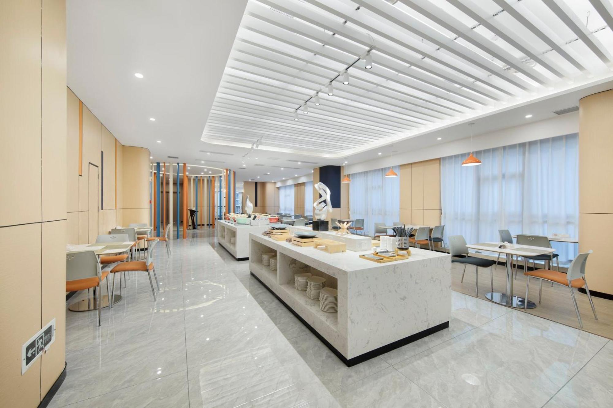 Holiday Inn Express Chongqing Guanyinqiao By Ihg Екстер'єр фото