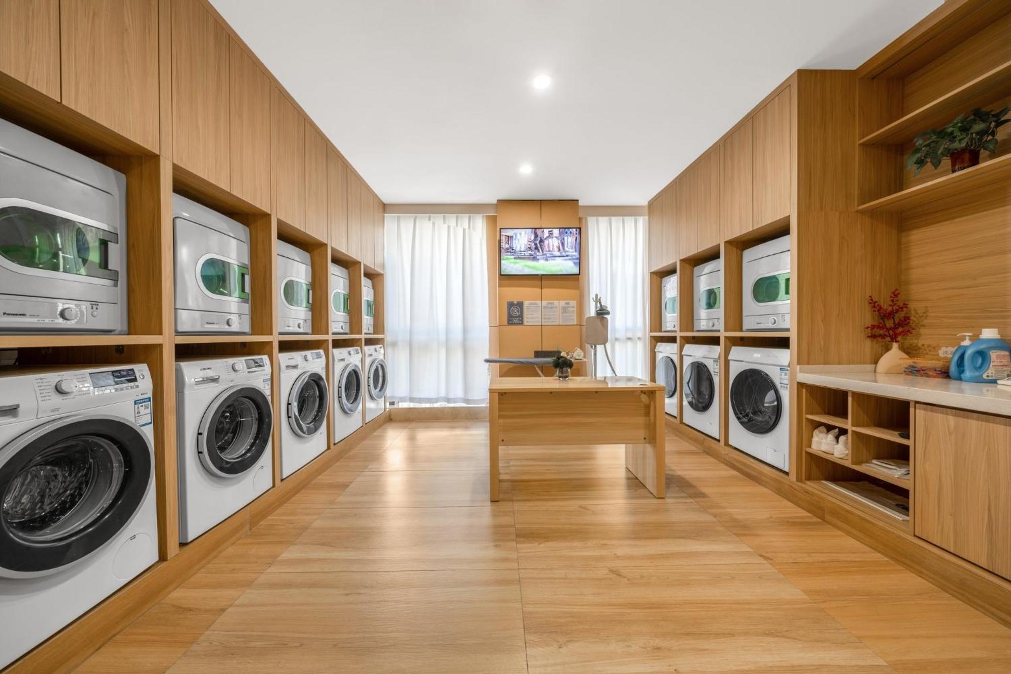 Holiday Inn Express Chongqing Guanyinqiao By Ihg Екстер'єр фото